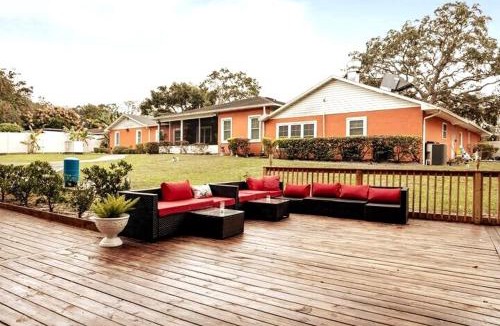 Orlovista House | Banana Leaf Villa-Vintage Vibes Suites