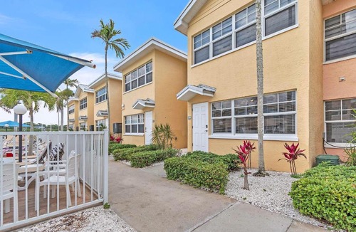 Indian Shores House | Barefoot Beach Resort A105