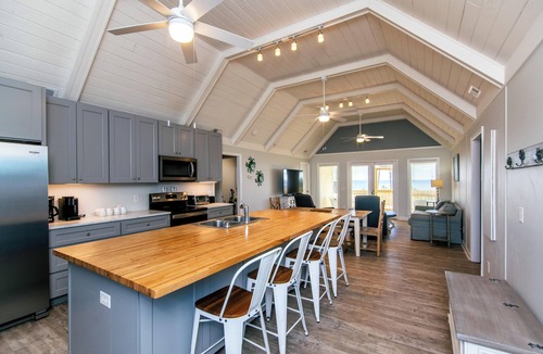 Edisto Island House | Barefoot Bungalow:Oceanfront Dog-friendly Home with Amazing Views,Sun Deck,Screened Porch & WiFi