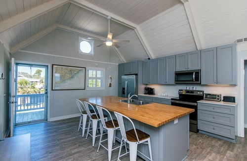 Edisto Island House | Barefoot Bungalow:Oceanfront Dog-friendly Home with Amazing Views,Sun Deck,Screened Porch & WiFi