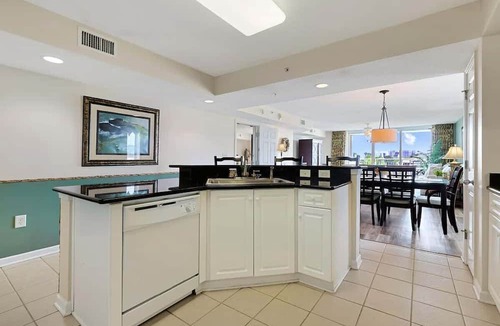 North Myrtle Beach Villa | Barefoot Towers l Pools l ICW l Sleeps 10