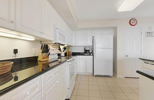 North Myrtle Beach Villa | Barefoot Towers l Pools l ICW l Sleeps 10
