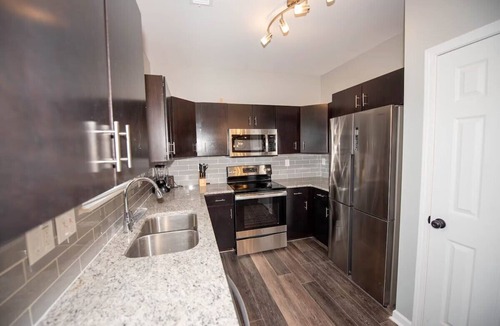Southwestern Apartment | Basic 4BR 7Beds Home 15 Min Downtown ATL Sleeps 10+