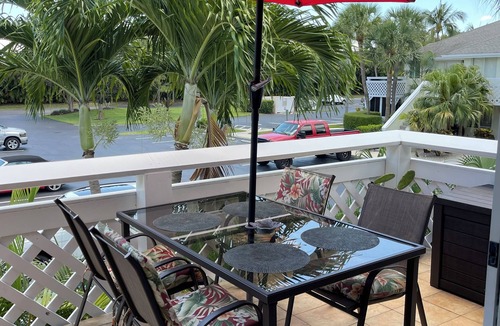 Jupiter Bay Condo | Bask in the Warmth of Our Jupiter Gem! JUPITER BAY!