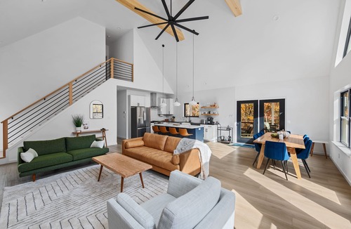 Jim Thorpe Ski Chalet | Bathroom for Each Bedroom: Spacious Chalet near Biking, Rafting, Beaches & More