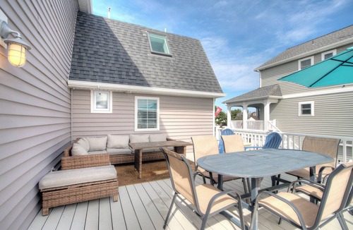 South End House | Bay Avenue Bliss, Newly Updated, Spacious Yard, OCNJ South Shore