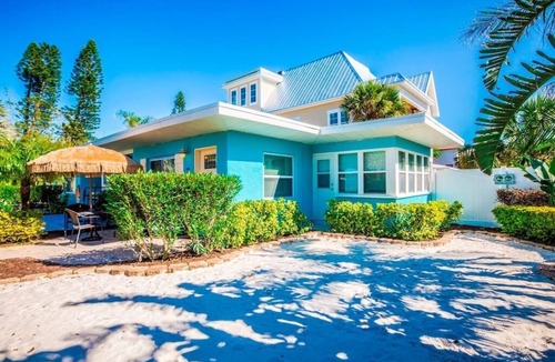 Anna Maria House | Bay Breeze Cottages #2