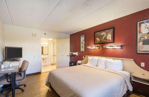 Bearss Plaza Hotel | Bay Inn