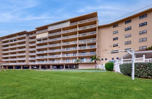 Indian Shores Apartment | Bay Shores 417