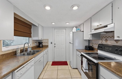 Sarasota House | Bay Street Oasis | 3BR/2BA | Entire Home