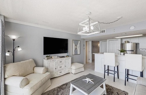 Crescent Beach Hotel | Bay Watch 1408