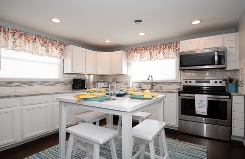 Villas House | BayDreamer ~Pool~Pet-Friendly~1.5 Blks from Bay
