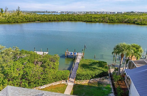 Englewood House | Bayfront House - Private Dock - Sweeping Water Views - Steps to the Beach
