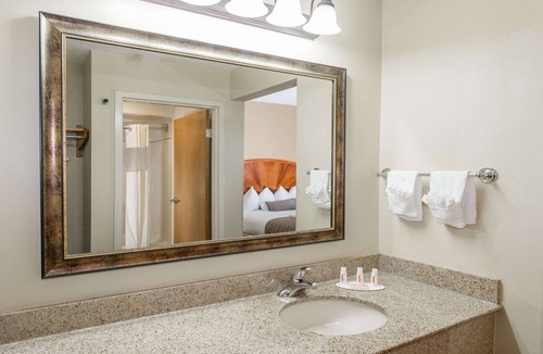 Asheville Hotel | Baymont by Wyndham Asheville/Biltmore Village