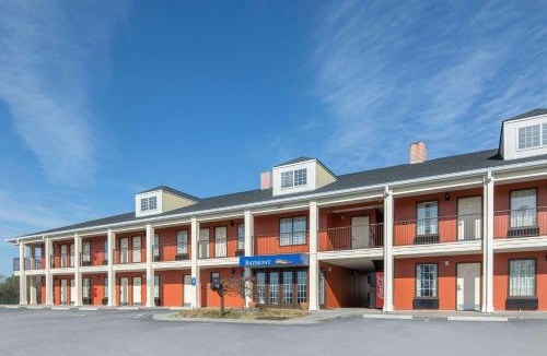 Cleveland Hotel | Baymont by Wyndham Cleveland