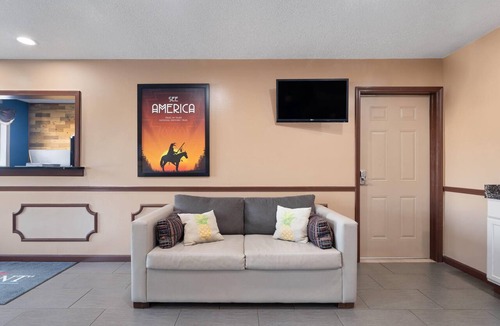 Commerce Hotel | Baymont by Wyndham Commerce GA Near Tanger Outlets Mall