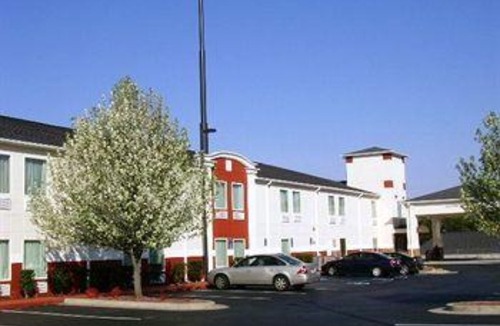 Cornelia Hotel | Baymont by Wyndham Cornelia