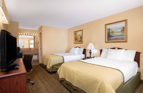Easley Hotel | Baymont by Wyndham Easley/Greenville