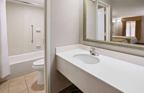 Griffin Hotel | Baymont by Wyndham Griffin