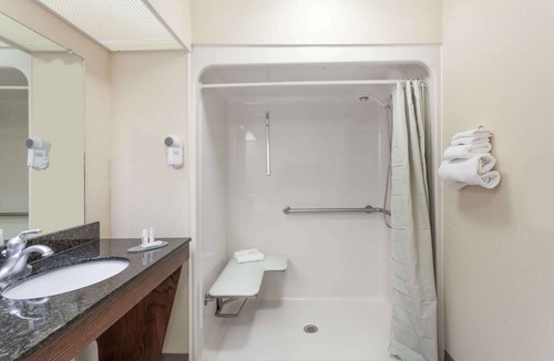 Hickory Hotel | Baymont by Wyndham Hickory