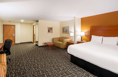 Fleming Hotel | Baymont by Wyndham Savannah I-95