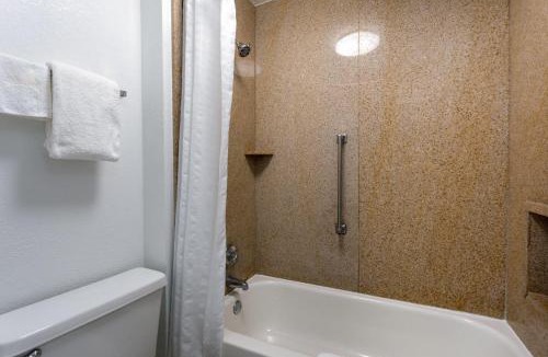 Tallahassee Hotel | Baymont by Wyndham Tallahassee
