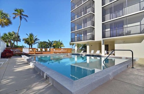 Vanderbilt Beach Condo | Bayshores - William Raveis Rentals