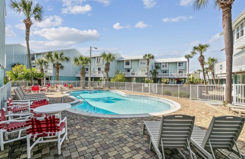 Navarre Beach Villa | Bayside Bungalow ! Dog Friendly on Sound side!