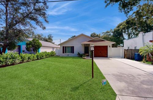 Sun Bay South House | Bayside Bungalow