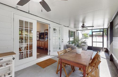 Sun Bay South House | Bayside Bungalow