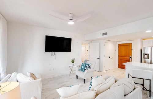 Baytowne Wharf Apartment | Baytowne Wharf - Market Street Inn #338