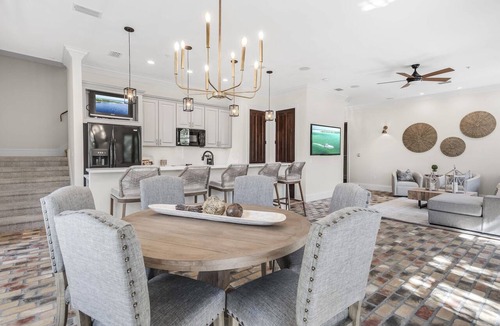 Baytowne Wharf Condo | Baytowne Wharf/Sandestin resort - steps to shopping, restaurants, events & fun!