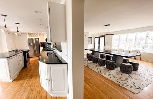 Villas House | Bayview Sands - Modern, Pet Friendly, 6 BR/3BA on the Water!