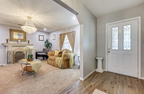 Edgar House | BBQ Ready Hawthorne Home with Screened-In Patio