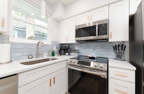 Neptune Beach House | Be A Nomad | 2BR Upper Unit | 2 Blocks to Neptune Beach