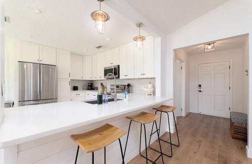 Beach Haven House | Be A Nomad | 5BR Home Near Mayo Clinic | Sleeps 10 | Free Parking