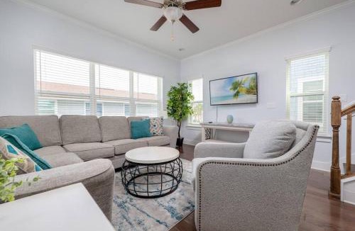Jacksonville Beach Apartment | Be A Nomad - Coastal Retreat 100 yds to Beach