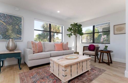 Jacksonville Beach Apartment | Be A Nomad - Entire Triplex - Steps to the beach