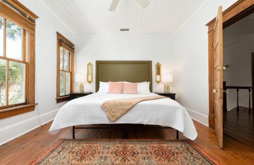 Jacksonville Beach Apartment | Be A Nomad - Large Group 7 Bedroom Pool House Jacksonville Beach