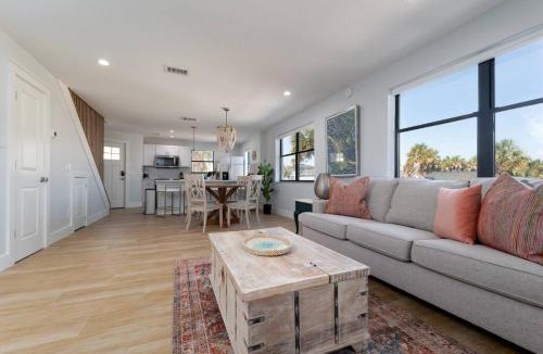 Jacksonville Beach Apartment | Be A Nomad - Newly renovated - Pet-friendly
