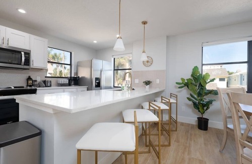 Jacksonville House | Be A Nomad | Steps to the ocean | pet friendly