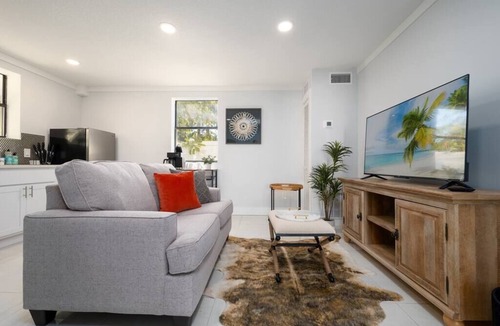 Jacksonville House | Be A Nomad | Steps to the ocean | pet friendly