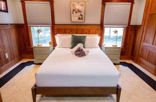 Jacksonville Beach Apartment | Be A Nomad - Stunning Old World Home Top Oceanviews