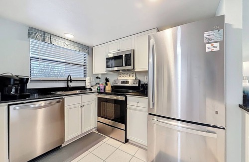 Belle Vista Condo | Beach Access | Gulf Views | Prime Location