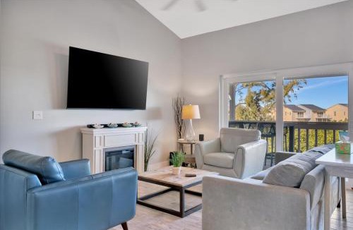 Indian Shores House | Beach Access & Heated Pool Resort Condo for 8