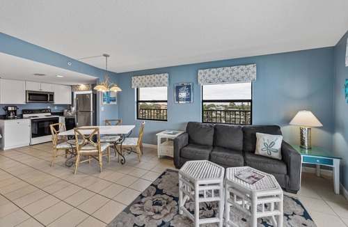 Belle Vista Condo | Beach Access Stay | Pool & Gulf Glimpses