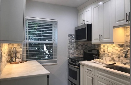 Vanderbilt Beach Condo | BEACH ACCESS TO VANDERBILT BEACH NORTH NAPLES ON BAY DOCKS INCLUDED