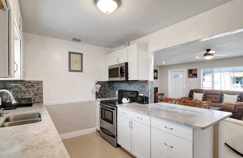 Riviera Beach House | Beach-Anchor Palms | Your Next W. Palm Beach Stay!