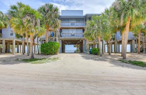 Cedar Key Apartment | Beach and Pool Access at Condo on Cedar Key!