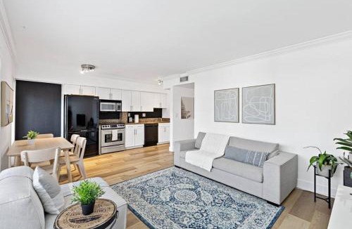Hendricks and Venice Isles Apartment | Beach Apt with Waterview in Las Olas Blvd